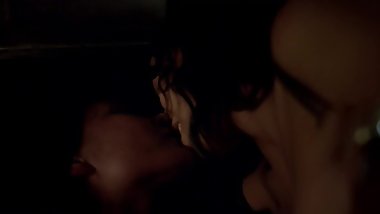 Jessica Parker Kennedy & Clara Paget - Black Sails Lesbian Scene