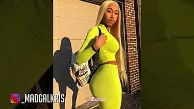 Instagram Eye Candy, Mad Gal Kris Summers