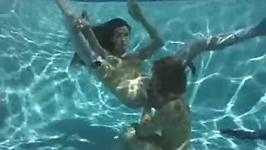 Lesbians in pool part2