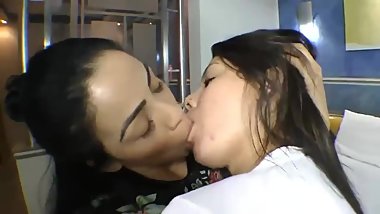 Brazilian tongue kissing