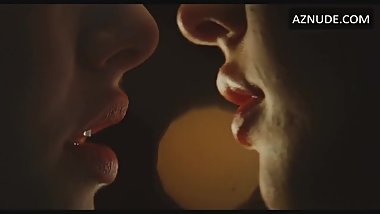 Amanda Seyfried & Megan Fox