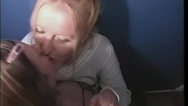 Kelly, Donna And Kris. Bath before fuck