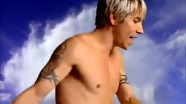 HOT MALE LESBIAN LOVES TO PEE OUT HIS MOUTH