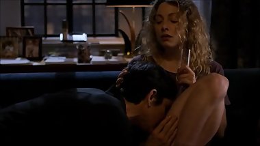 Jessica Jones - Jeryn kisses on a female