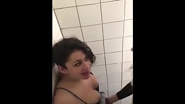 Lesbiana abusando de amiga