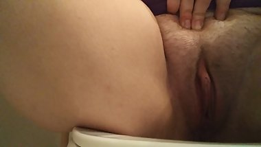 BBW PISSING IN TOILET