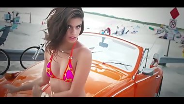 Sara Sampaio Lesbian kiss