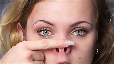 Amber nose play