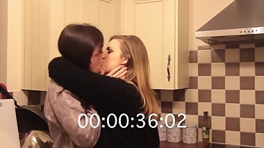 Rose & Rosie Superkiss!
