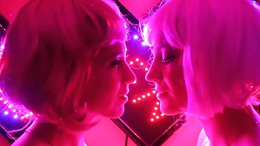 ASMR Lesbians Tongue Kissing.mp4 102.22 MB