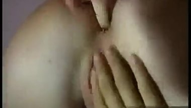 2 blondes uk students