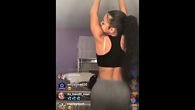 She made that mf clap