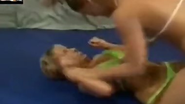 Lesbian Oil Catfight