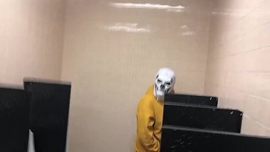 EPIC SKULL TROOPER FROM FORTNITE PEEING!!