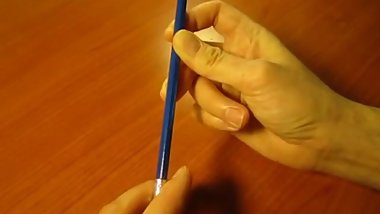 Como girar un lapiz o boligrafo sobre tu mano.