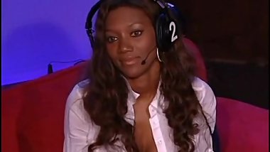 nyomi banxxx tells howard stern
