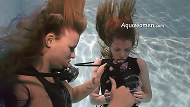 two beauties scuba training