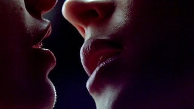 Celebrities Jennifer Tilly & Gina Gershon Lesbian Sex Scene in Bound (1996)