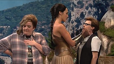 Gal Gadot Wonder Woman Themyscira - SNL