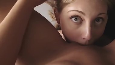 Pretty eyes licks pussy