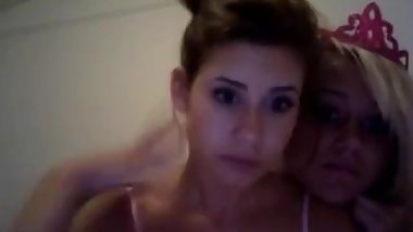 14 - Chloe Lamb (First Lesbian Sex).flv