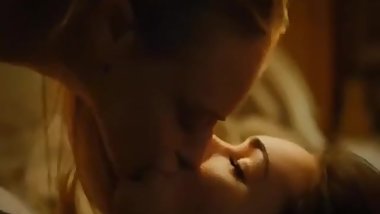 Megan Fox and amanda seyfried lesbian kiss in Slow motion HD