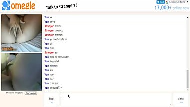 MÃ©xicana caliente con enormes tetas se masturba en Omegle