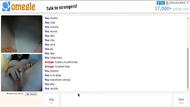 Chica caliente se masturba en Omegle - Hot girl masturbates in an omegle