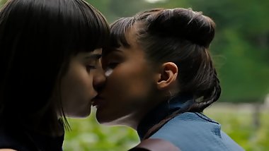 Into the badlands Tilda and Odessa kissing