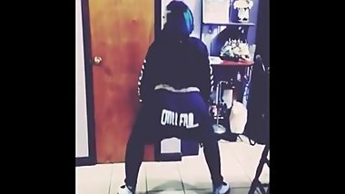 LESBIANS MONROE SWEETS AND SKYY BLACK HAVE FREAKY FUN