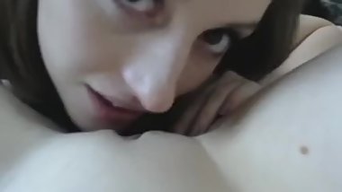 White girl licks pussy