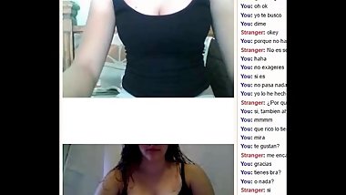 S01E16 Latina lesbian masturbates part1