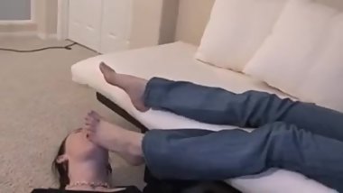 Teen foot worship