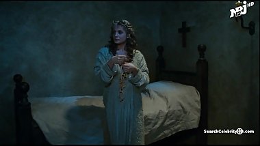 Isabella Ferrari - Le Bon Roi Dagobert (FR1984)