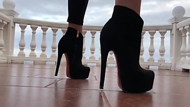 High heels foot fetish. Walking in high heels boots
