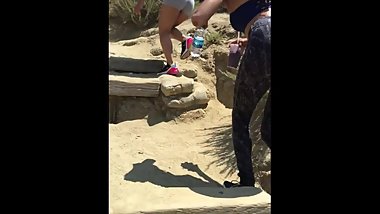 FIT ASS HOT LA GIRLS HIKING flexible leggings public pussy sweat workout