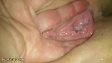 Sanra Play and show me her very Wet Pussy