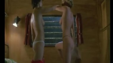 Actresses Going to Town on Each Other in Move Joy et Joan Part 1
