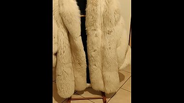 FOR SALE: FOX FUR COAT, PERFECT CONDITIONS