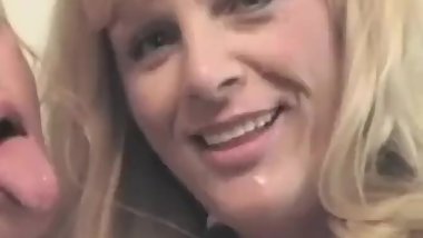 MADRE E HIJA SON IGUAL DE PUTAS