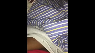 STUD SEND GF VIDEO IF HER FINGERING HERSELF
