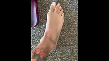 pretty feet lightskin nigga