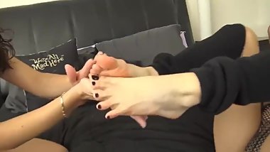 Lesbian foot worship